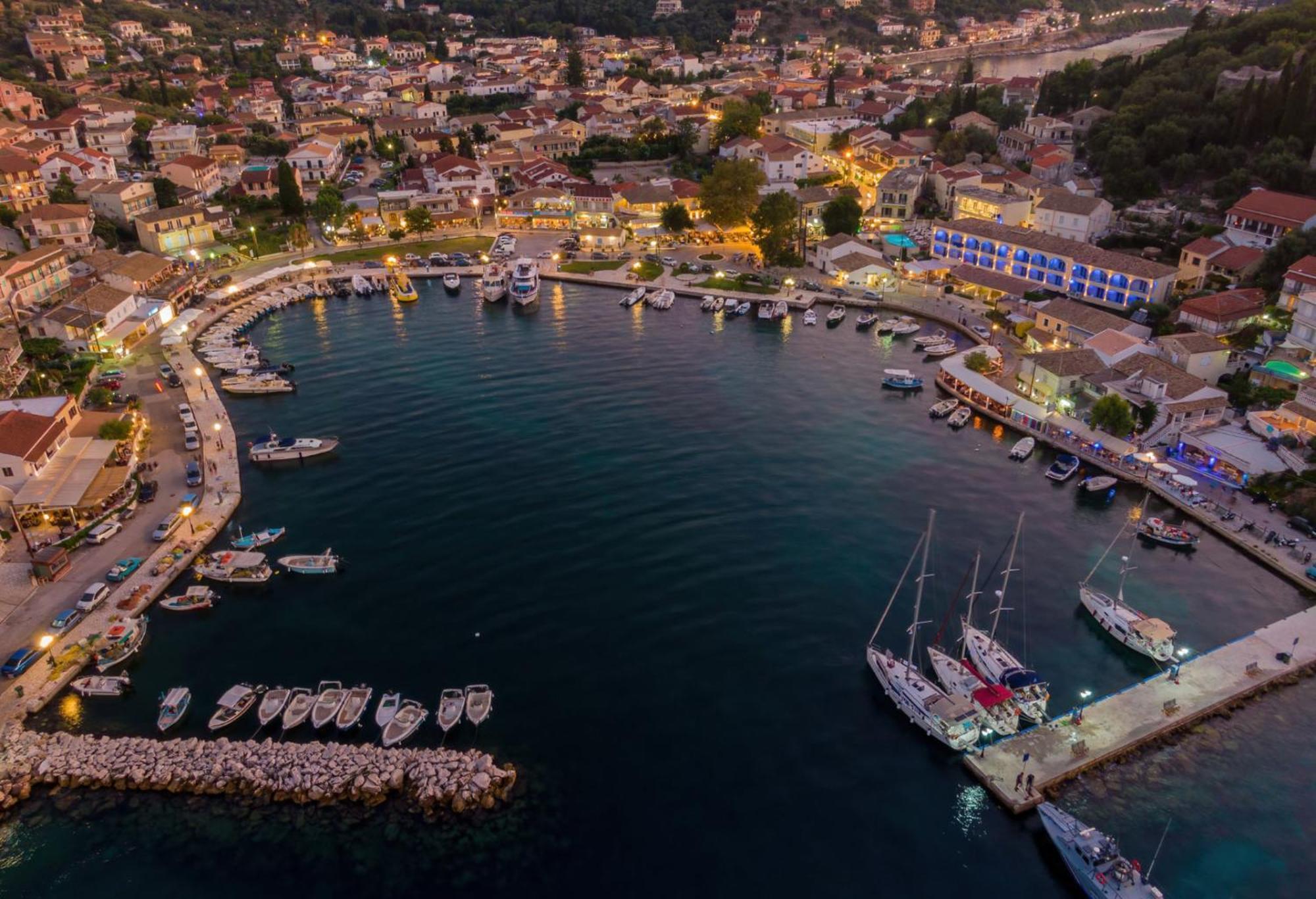 Kassiopi Piazza Suites Luaran gambar